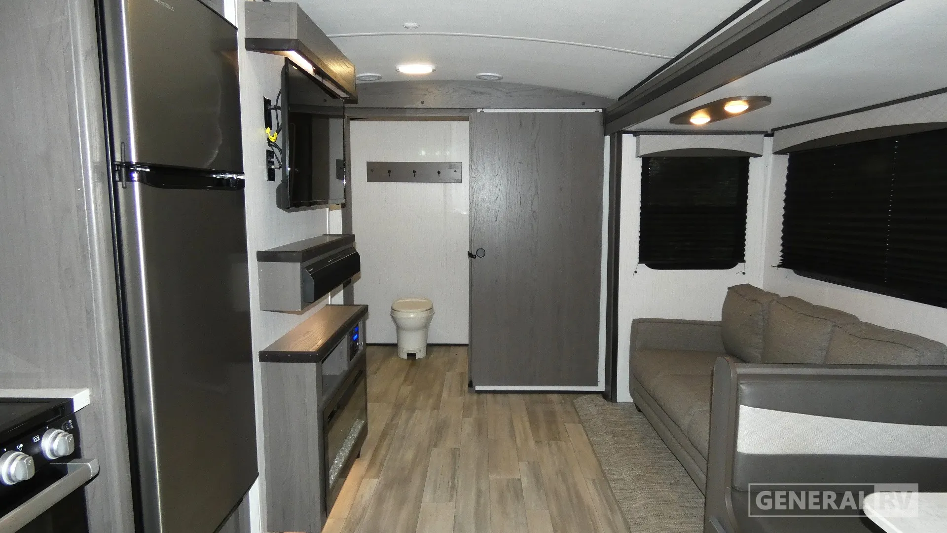 2022 Cruiser RV Embrace EL250 - Photo 3