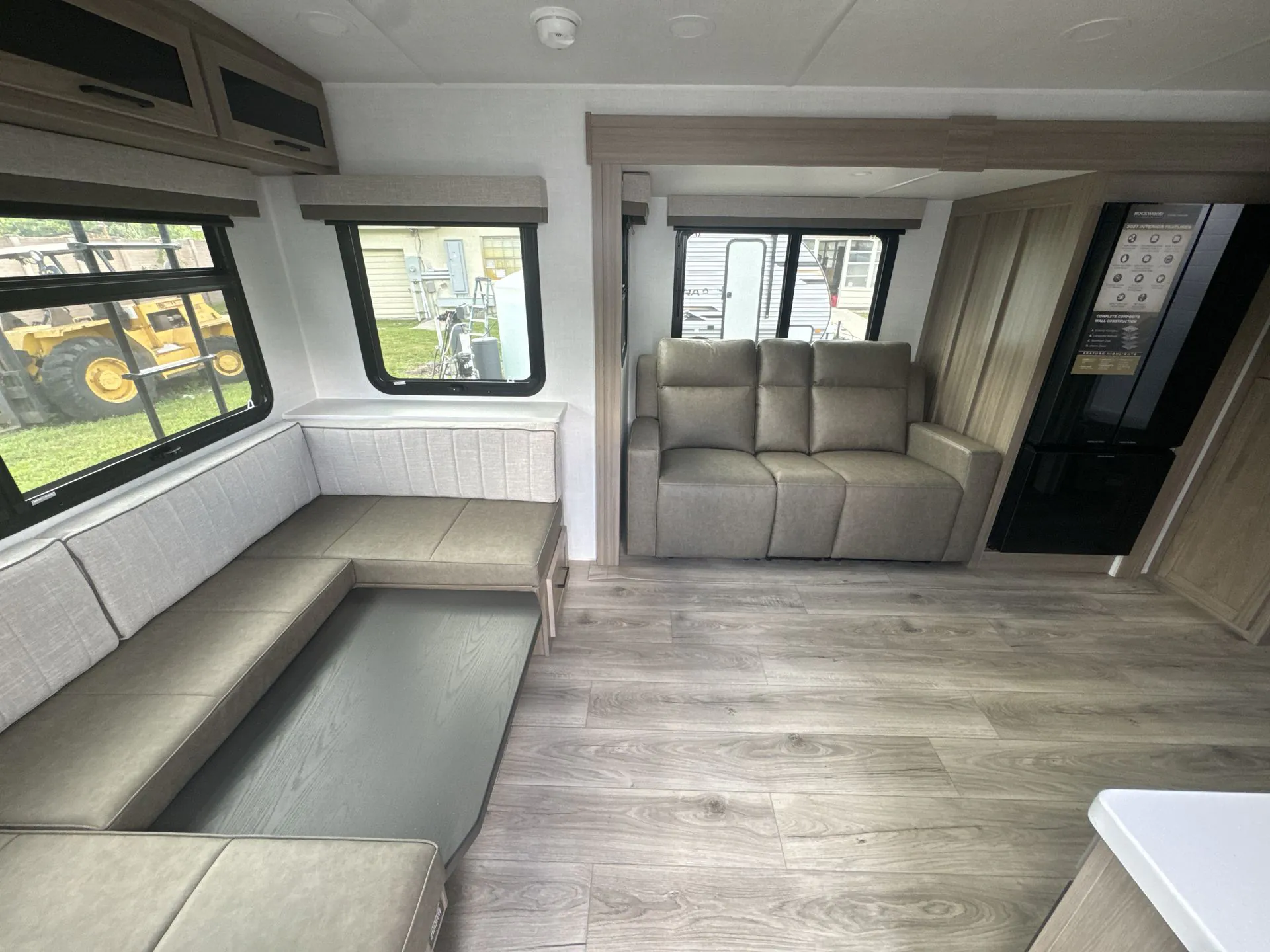 2027 Forest River Rockwood Ultra Lite 2618RD — Photo 5
