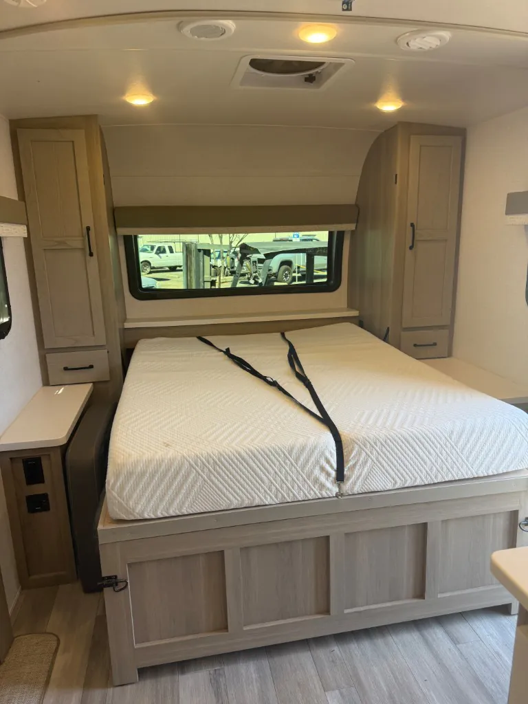 2024 Forest River Flagstaff Micro Lite 25BRDS, Photos photo 8