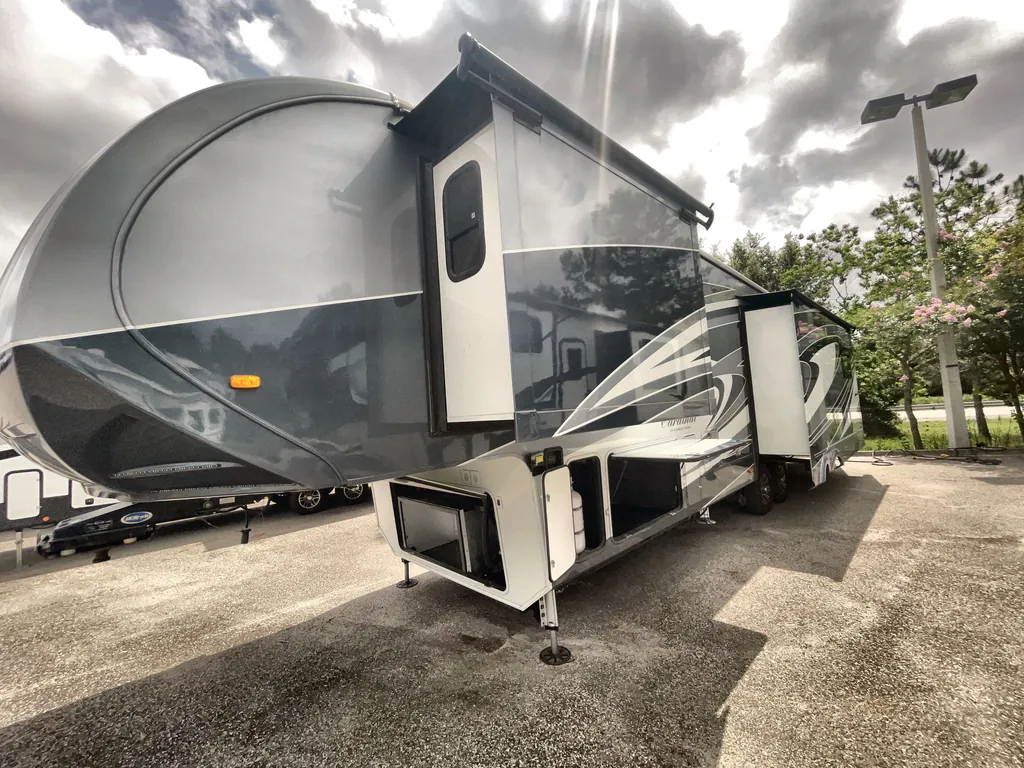 2018 Forest River Cardinal Estate 3456RL, Photos photo 6