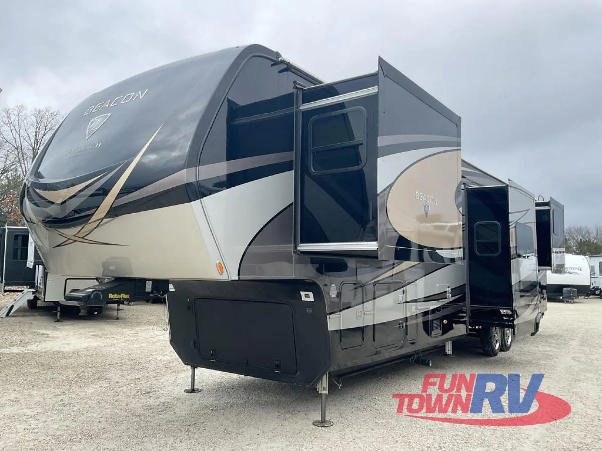 2021 Vanleigh Beacon 42RKB - Photo 3