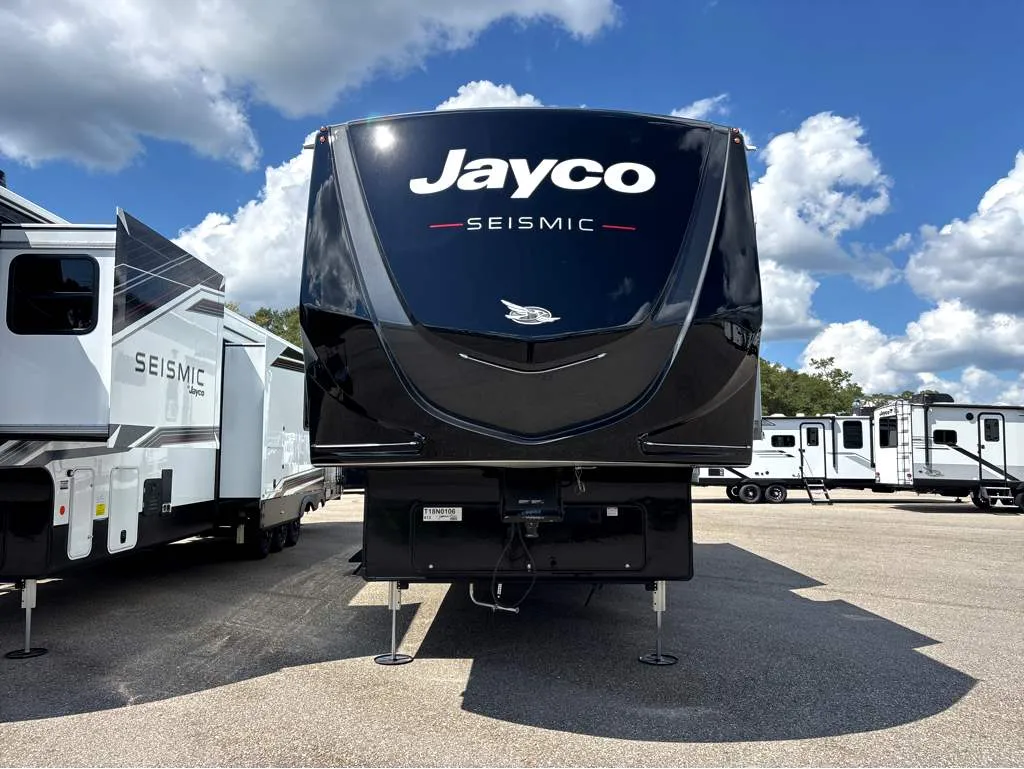 2026 Jayco Seismic 413 - Photo 3