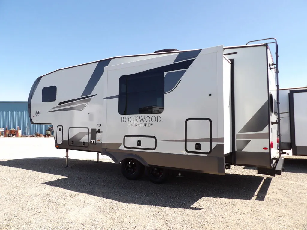 2025 Forest River Rockwood Signature R301RKS, Photos photo 4