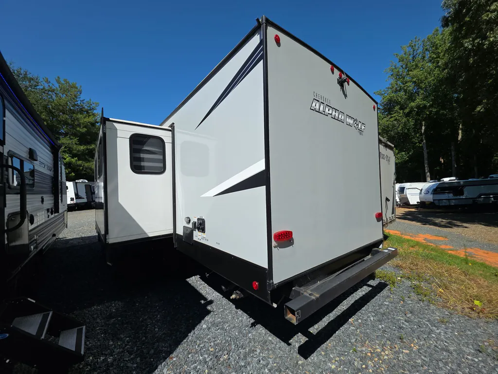 2022 Forest River Cherokee Alpha Wolf 26RB-L, Photos photo 6