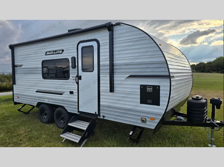 2027 Sunset Park RV Sun Lite 18THX - Main photo