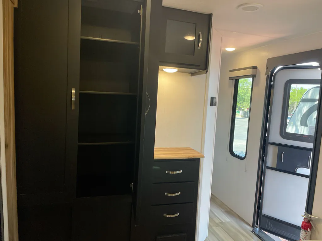 2023 Coachmen Freedom Express Ultra Lite 274RKS, Photos photo 38