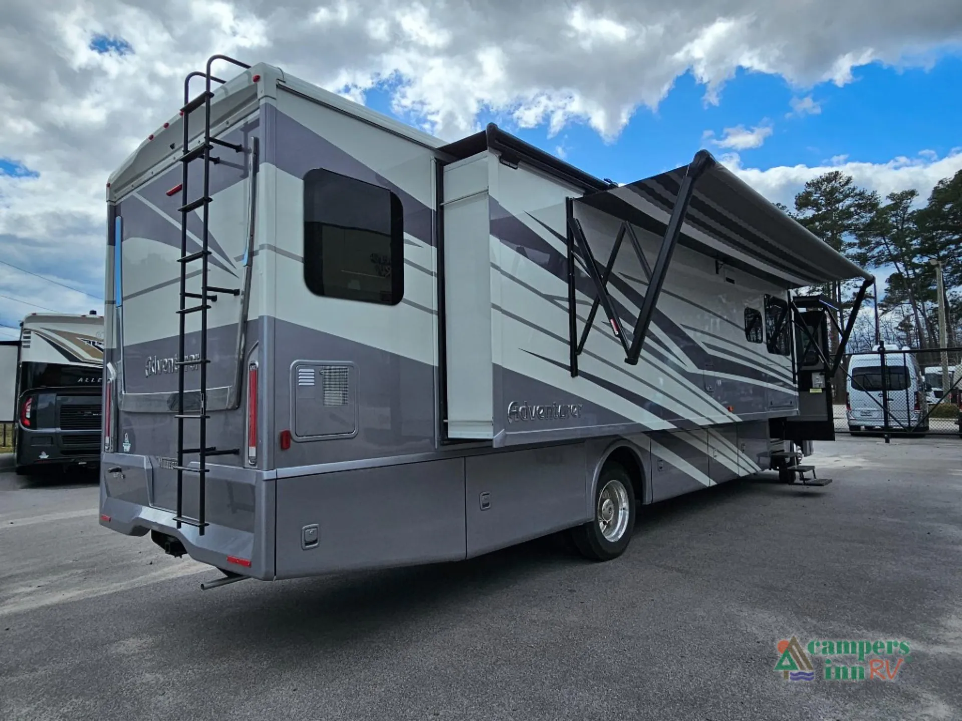 2024 Winnebago Adventurer 36Z - Photo 4