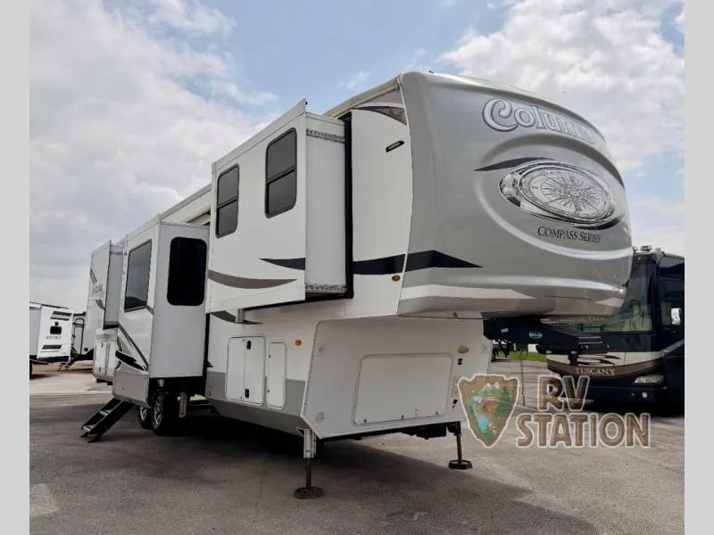 2021 Palomino Columbus 388FKC - Photo 2