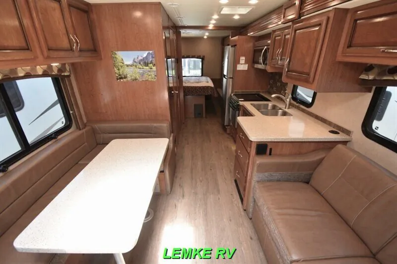 2017 Fleetwood Jamboree 30F - Photo 3