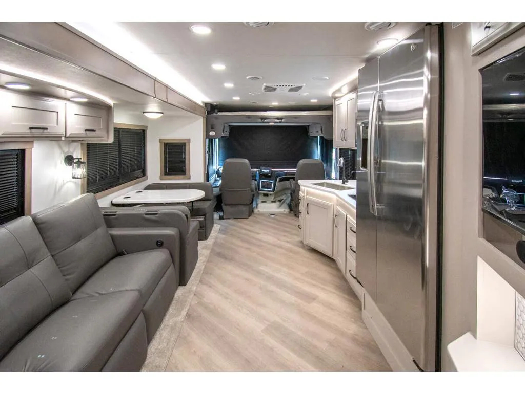 2027 Entegra Coach Emblem 36U, Photos photo 2