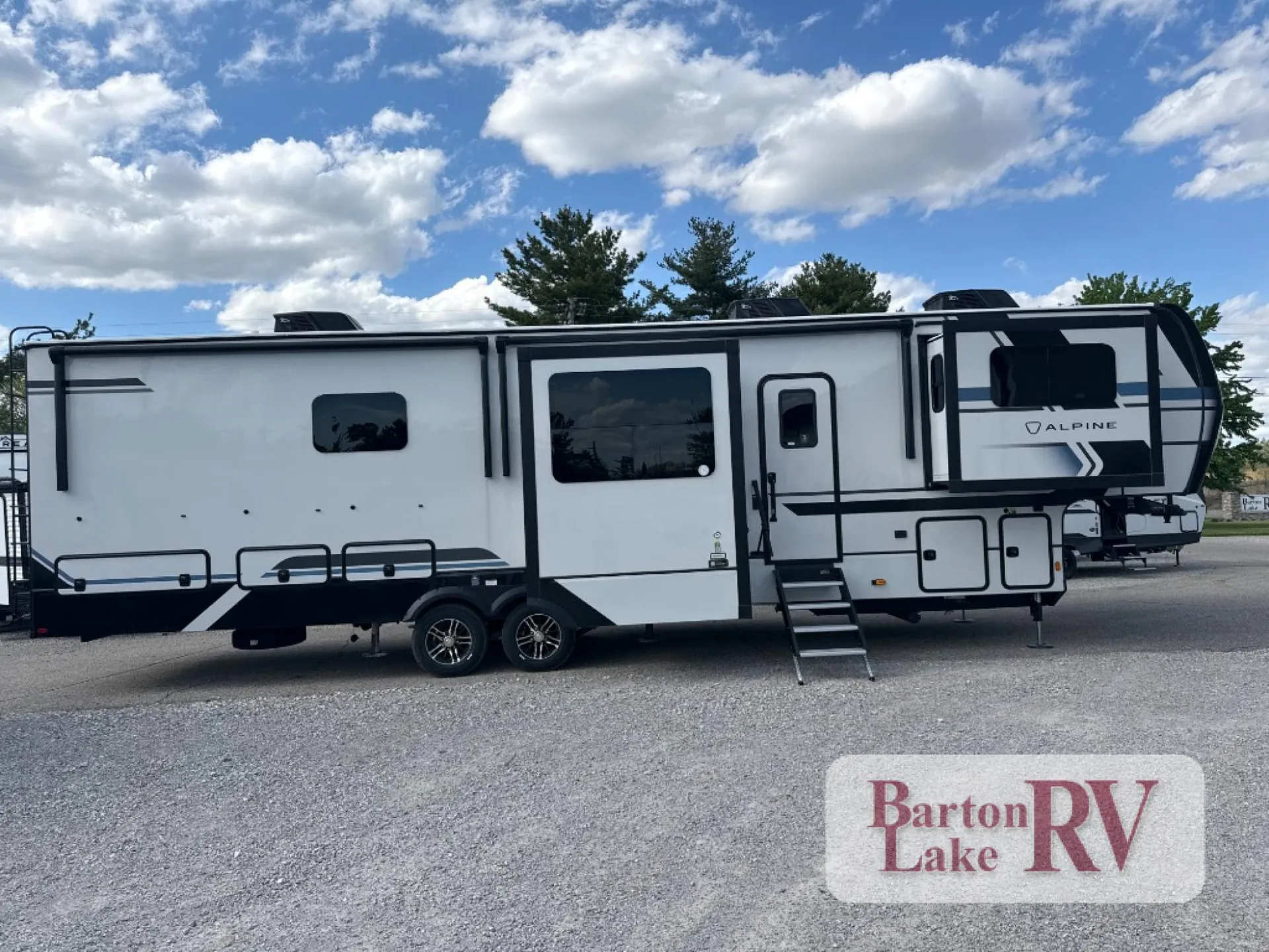 2026 Keystone Alpine 3710FL - Photo 2