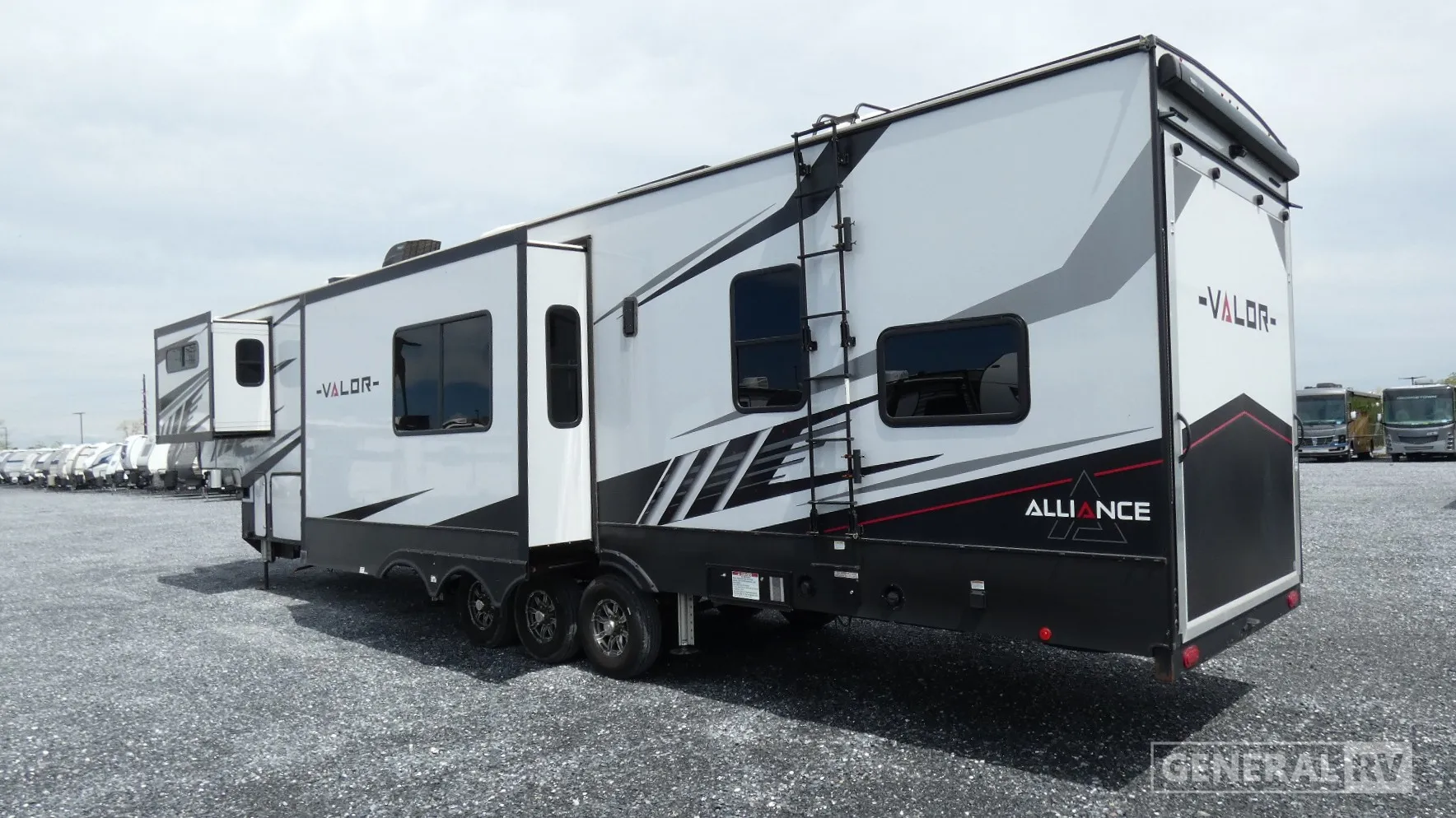 2023 Alliance RV Valor 42V13 - Photo 4