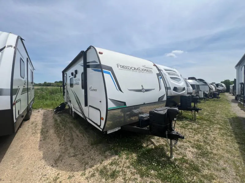 2022 Coachmen Freedom Express Select 20SE - Photo 2