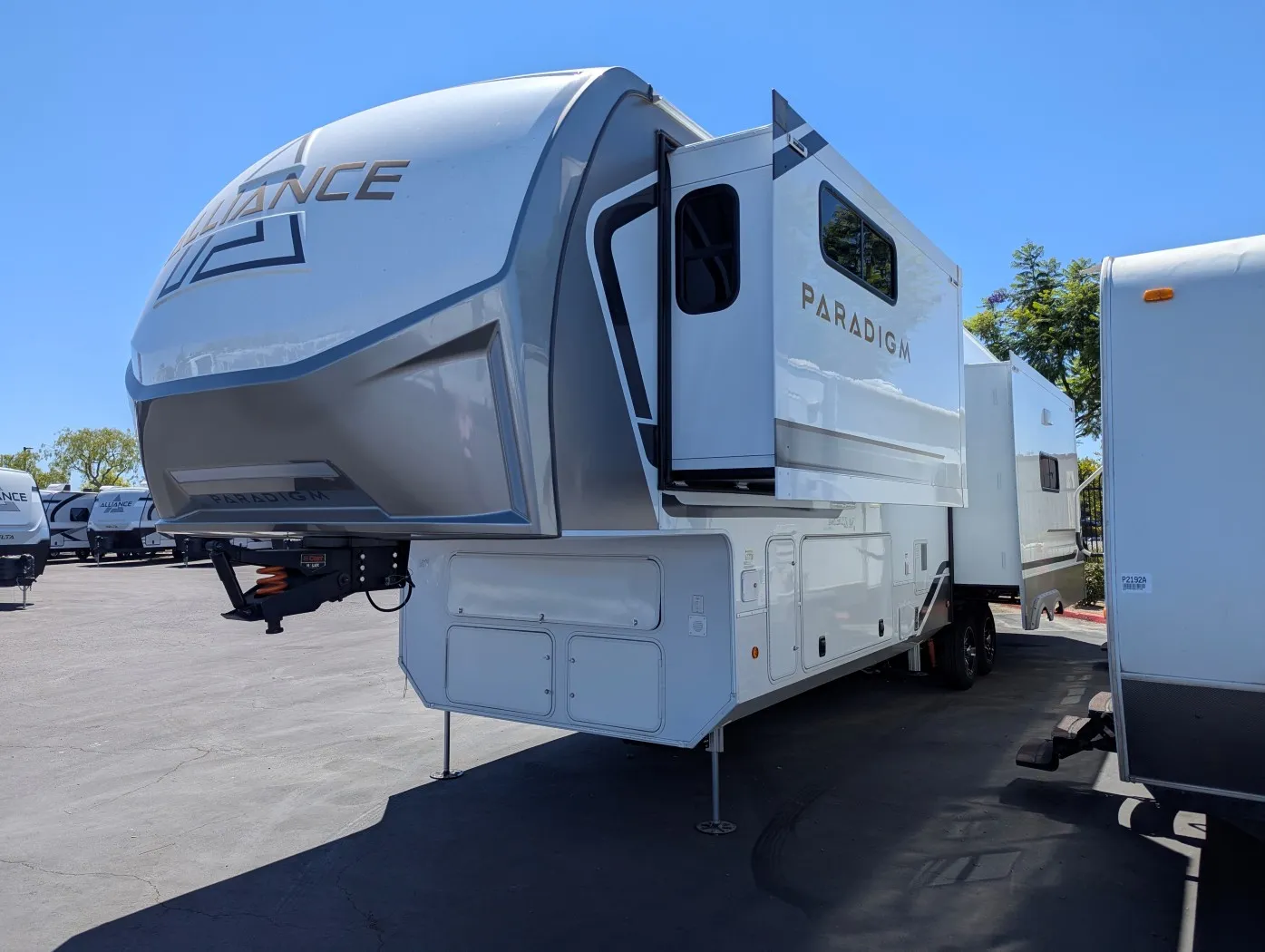 2026 Alliance RV Paradigm 340RL - Photo 4