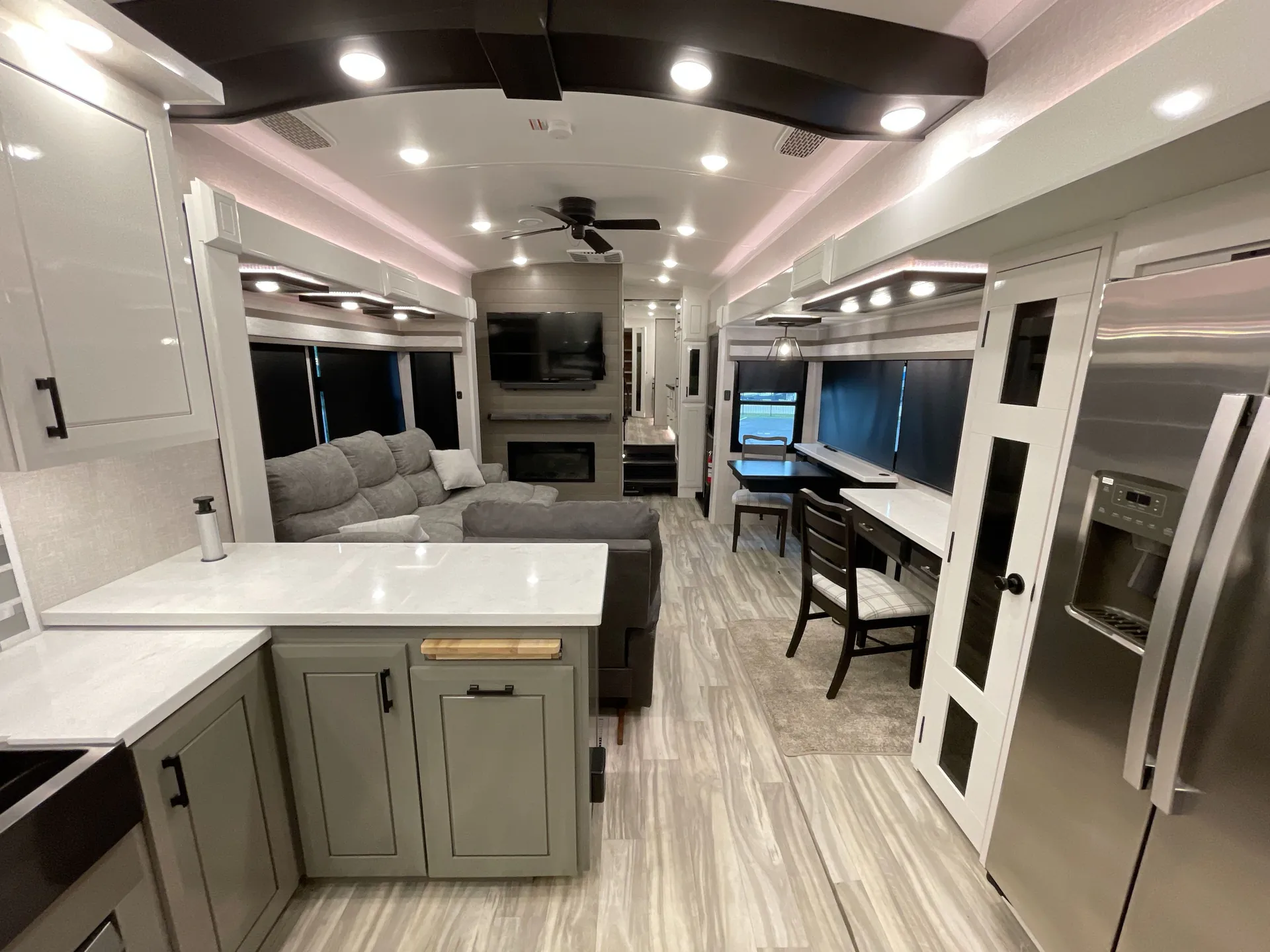 2024 Jayco Pinnacle 38FBRK — living area main