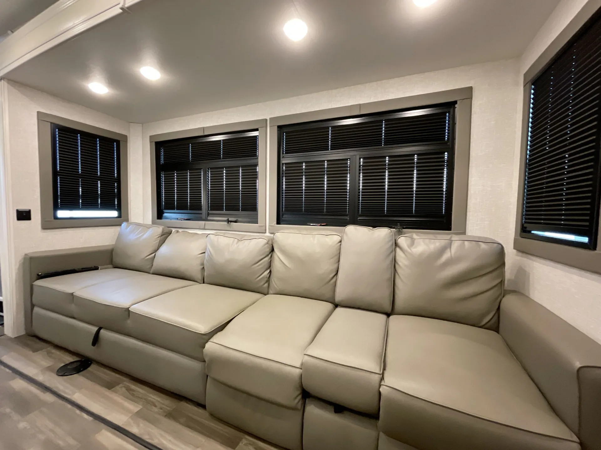 2024 Highland Ridge Open Range 3X 390TBS — living area main