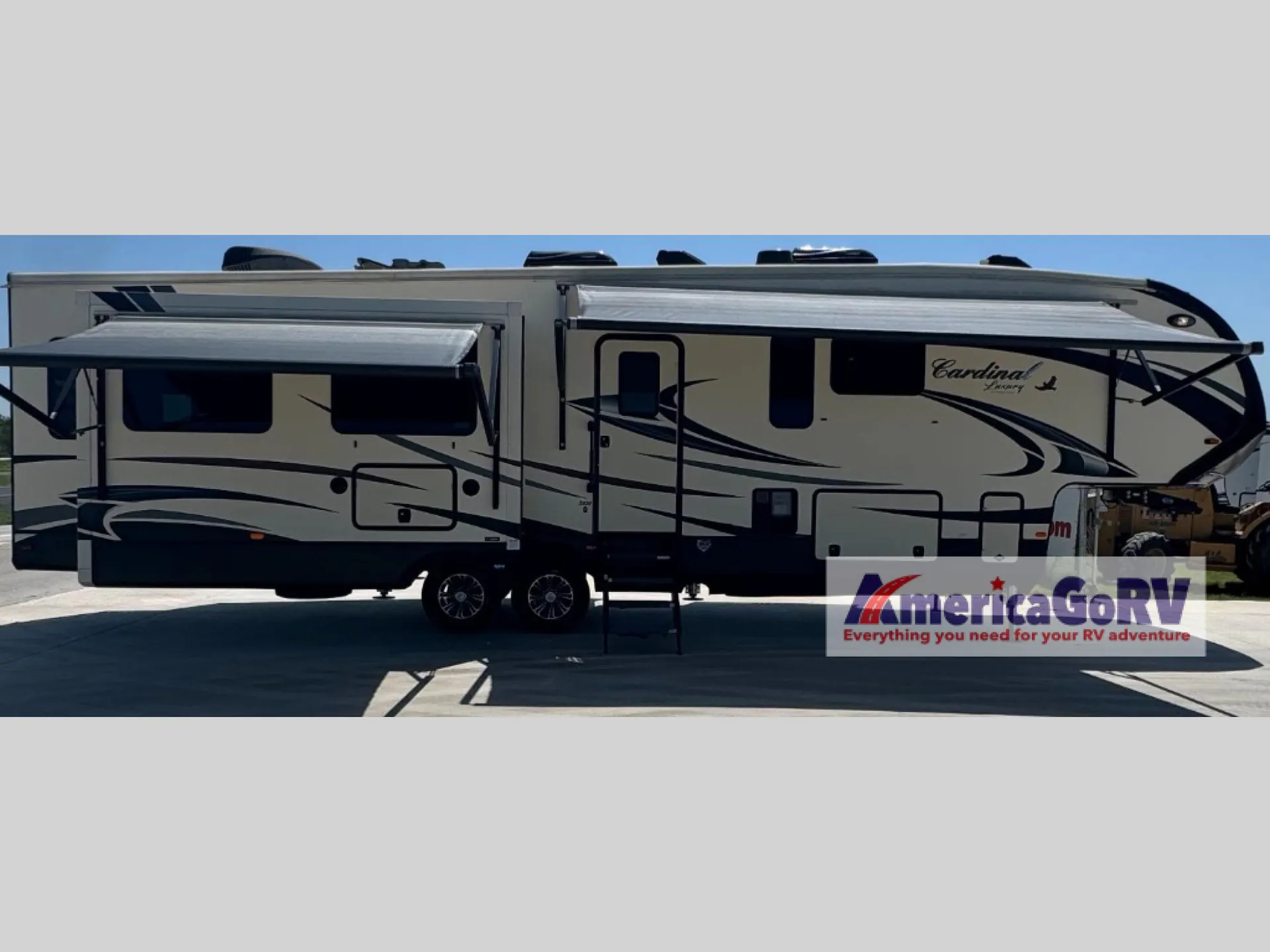 2020 Forest River Cardinal Luxury 3930FBX - Photo 2