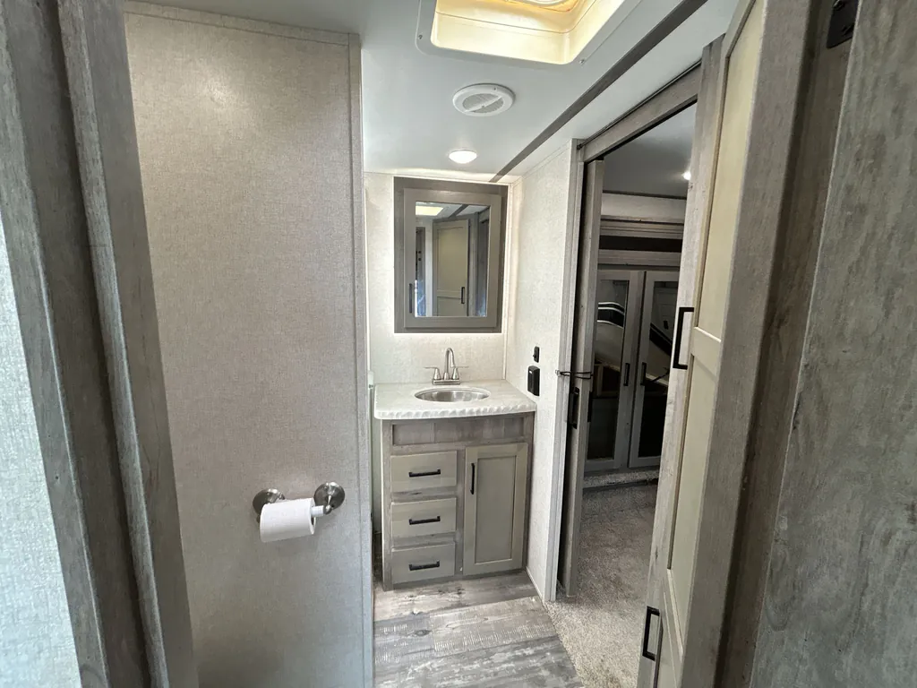 2020 Keystone Raptor 415, Photos photo 21