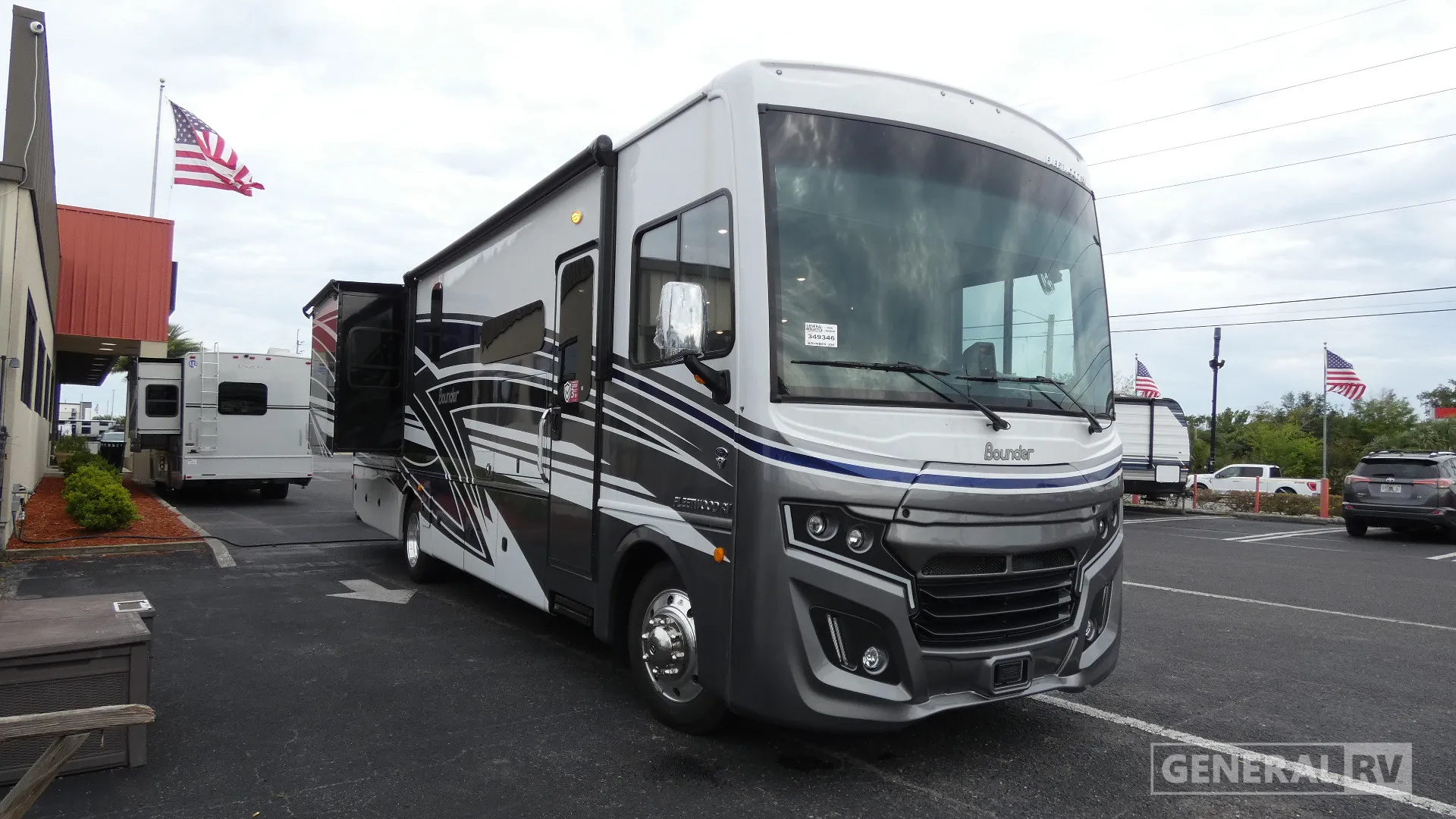 2026 Fleetwood Bounder 35K - Photo 2