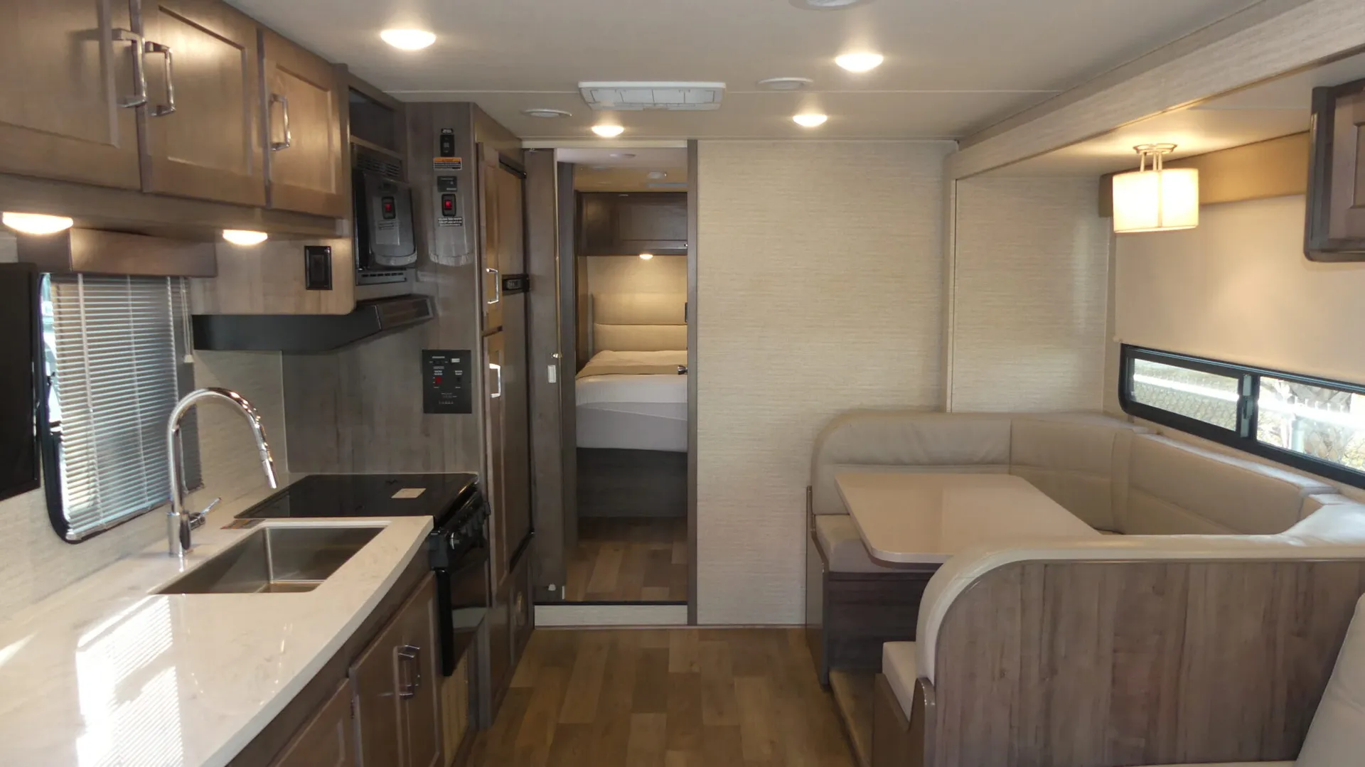 2025 Winnebago Minnie Winnie 31K - Photo 3