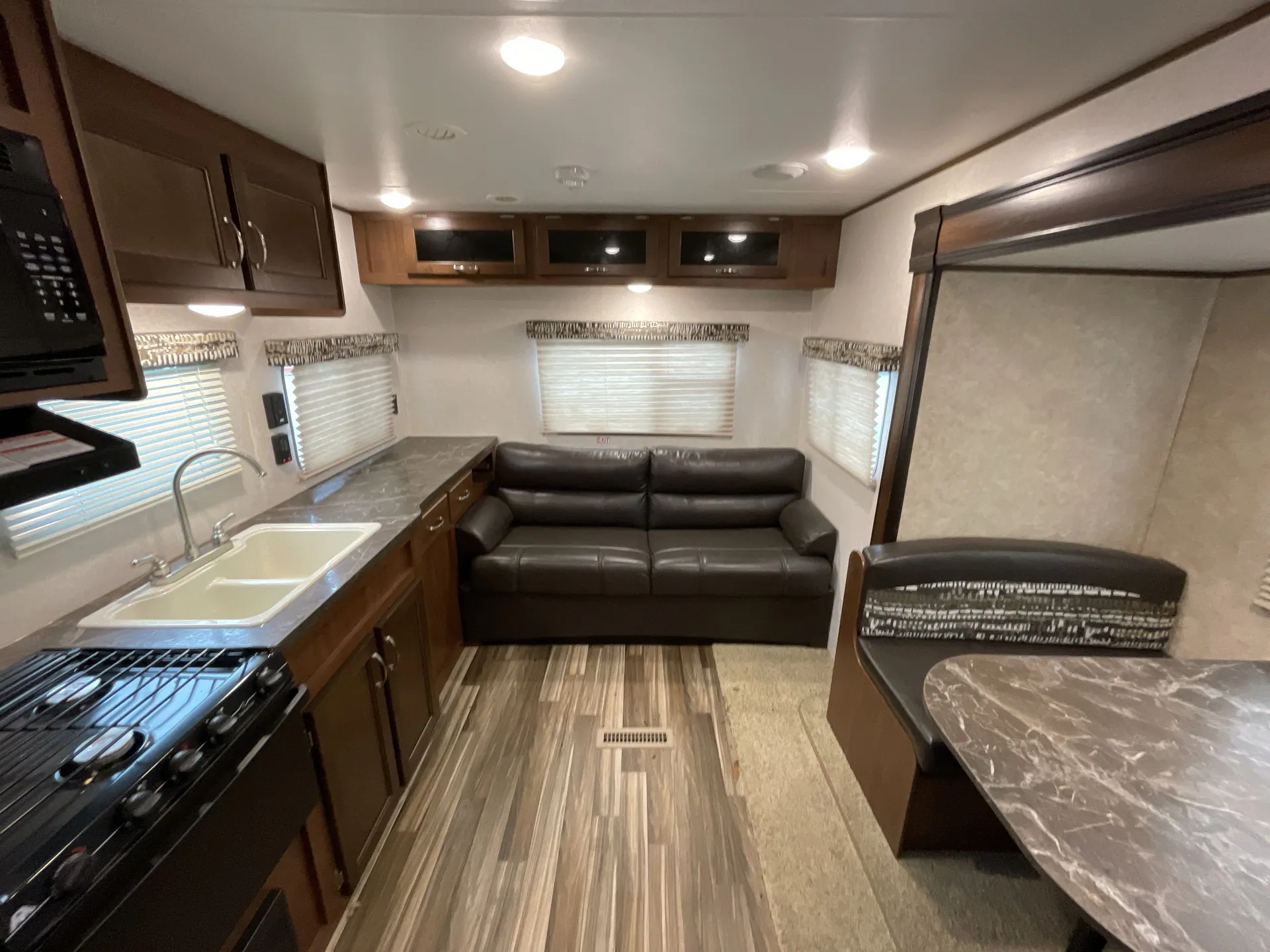 2017 Jayco Jay Flight Slx 245RLSW — living area main