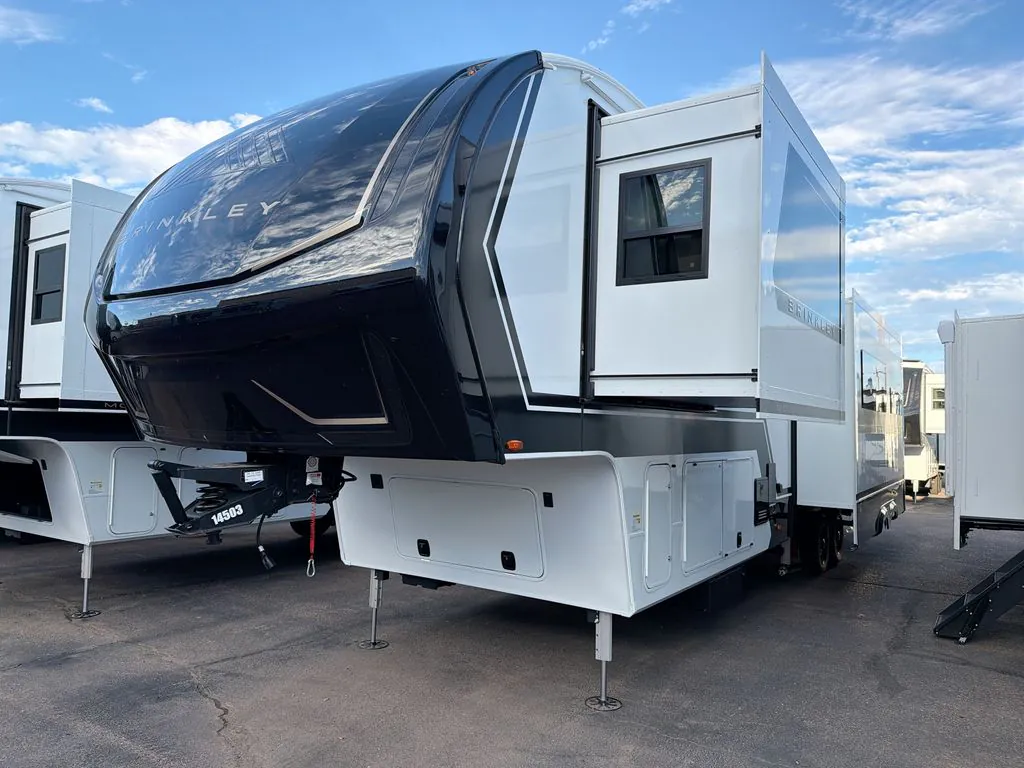 2027 Brinkley Model Z 3510 - Photo 3
