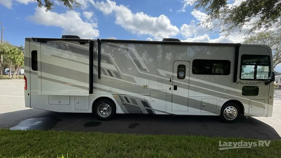 2026 Thor Motor Coach Palazzo GT 33.6 - Photo 3