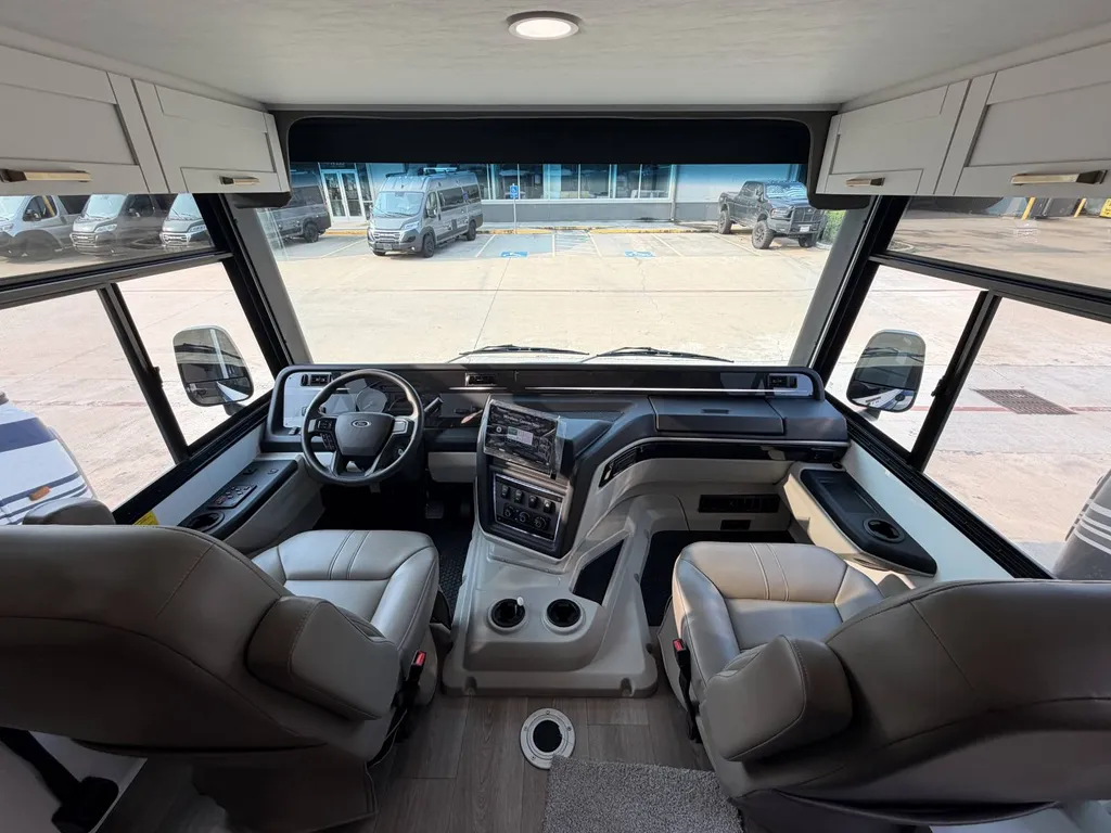 2027 Entegra Coach Vision XL 36C, Photos photo 5