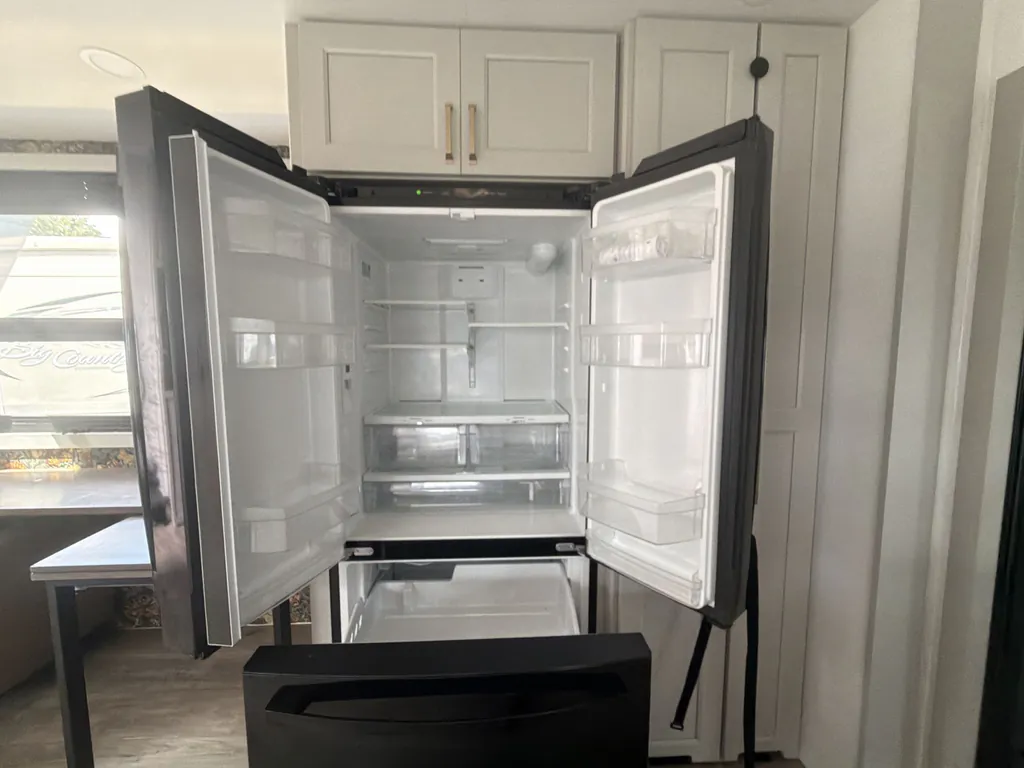 2025 Brinkley Model G 3950, Photos photo 8