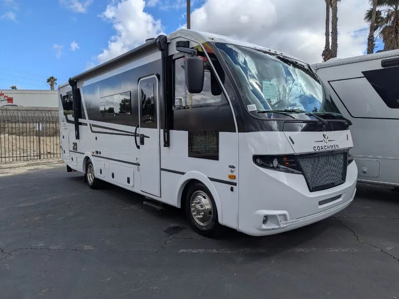2025 Coachmen Euro 25LE - Photo 2