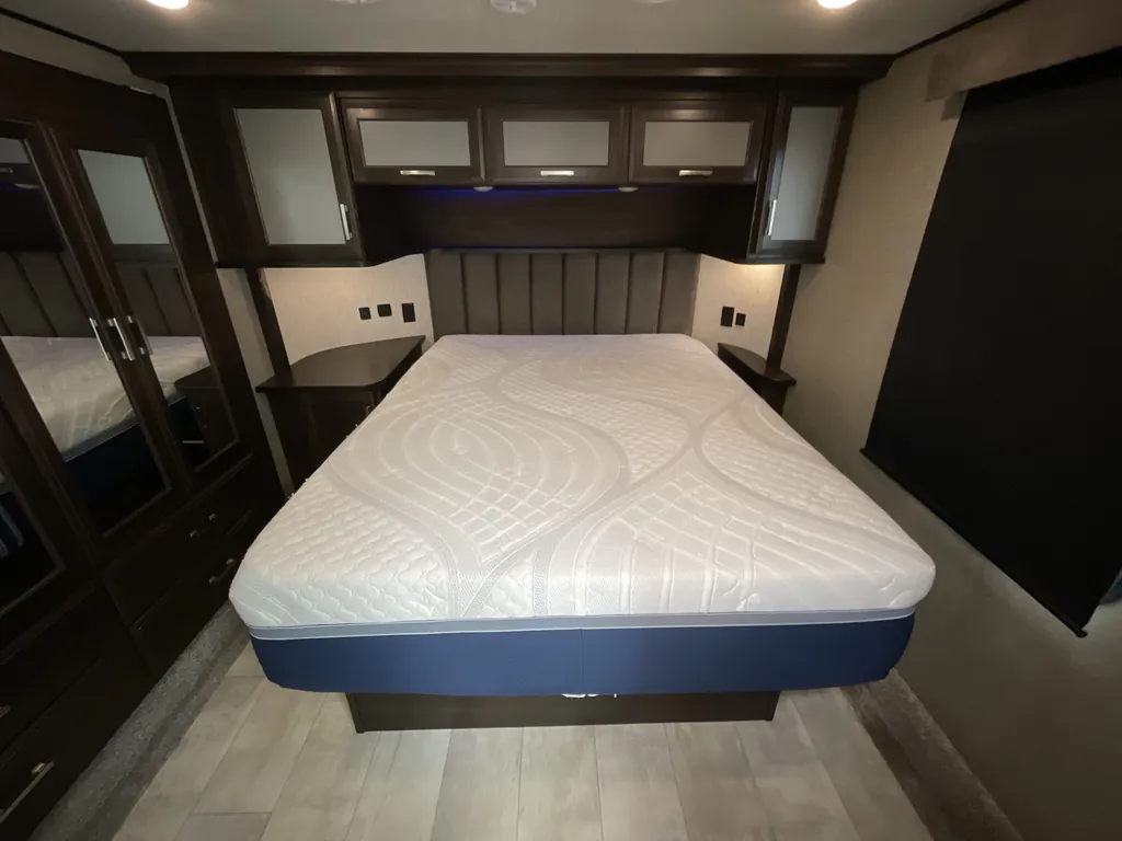 2019 Grand Design Momentum 399TH, Photos photo 13