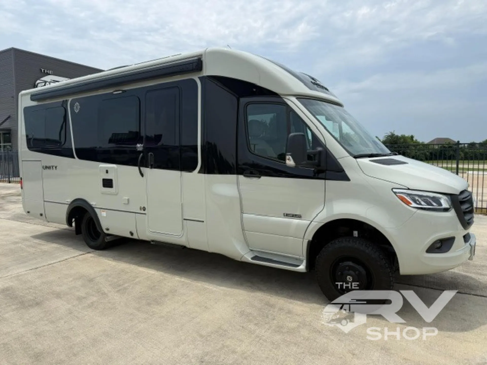 2026 Leisure Travel Unity TBX - Photo 2