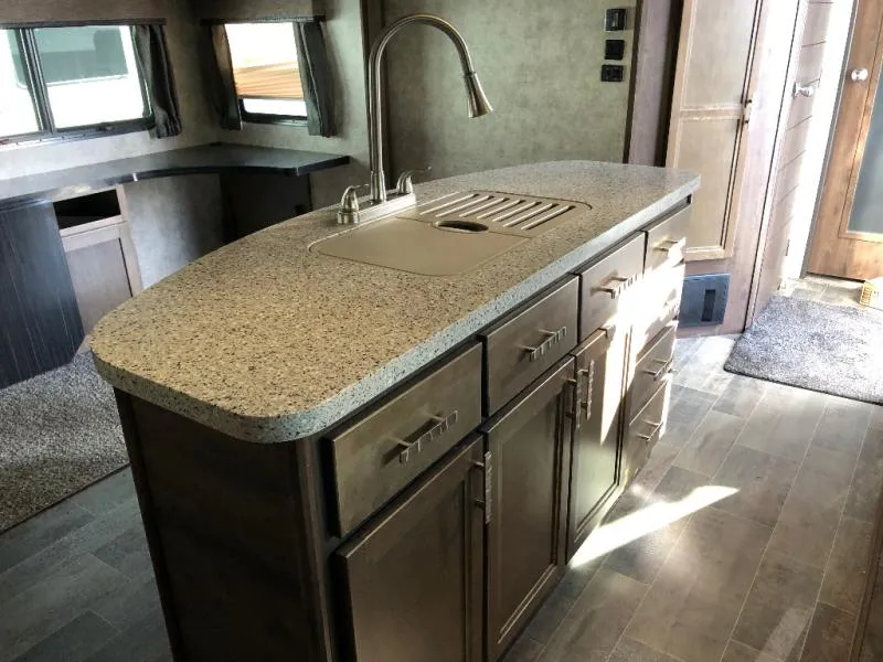 2018 Highland Ridge RV Open Range 292RLS - Photo 4