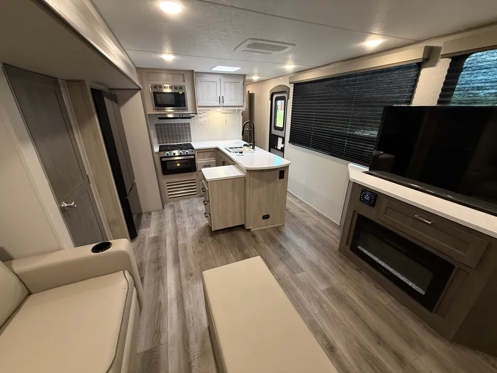 2026 Coachmen Catalina Legacy Edition 283RNR, Photos photo 13