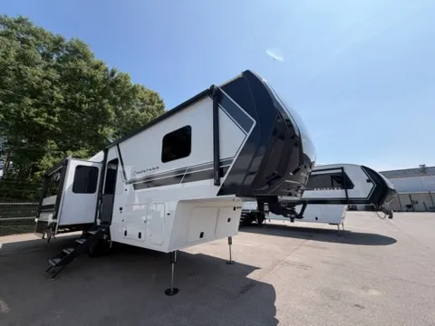 2026 Keystone Montana High Country 290RL - Photo 2