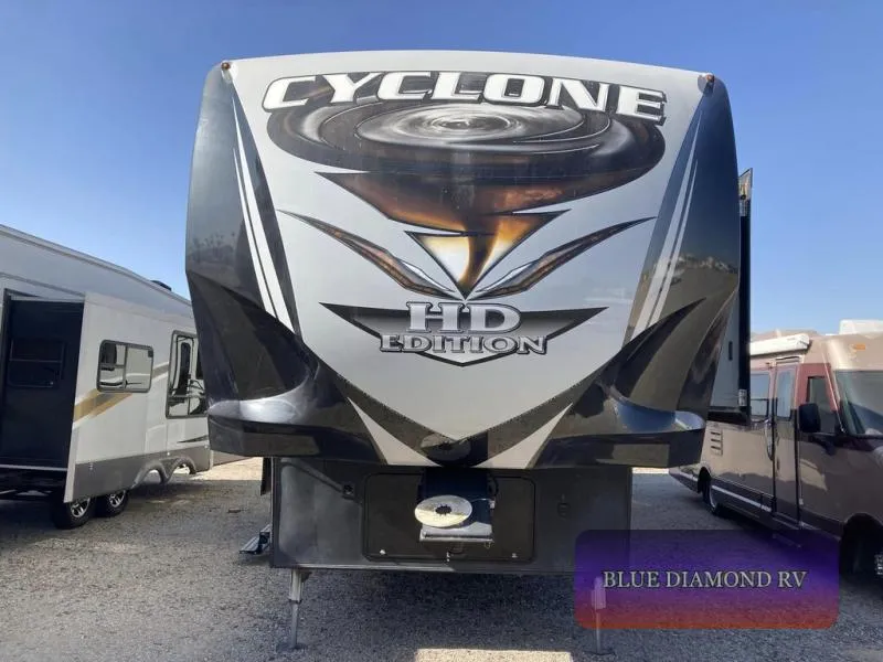 2017 Heartland Cyclone Used    4005 - Photo 4