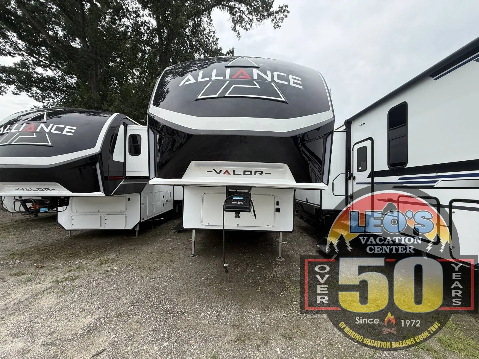 2026 Alliance RV Valor 32A10 - Photo 2