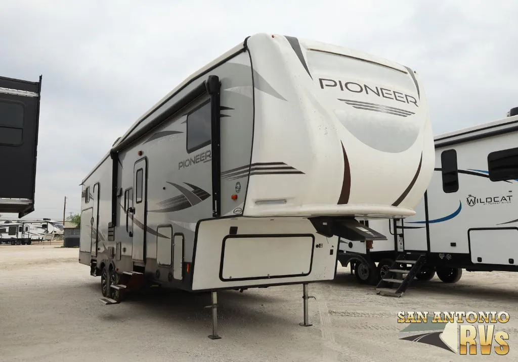 2020 Heartland Pioneer 327 - Photo 2