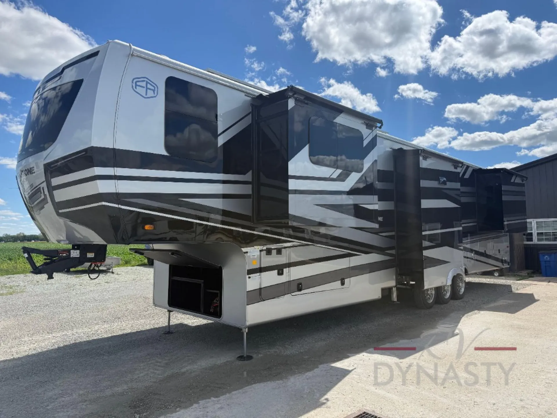 2025 Forest River RiverStone 425FO - Photo 4