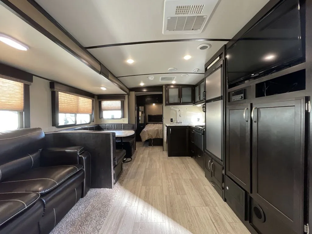 2017 Grand Design Imagine 2800BH, Photos photo 7