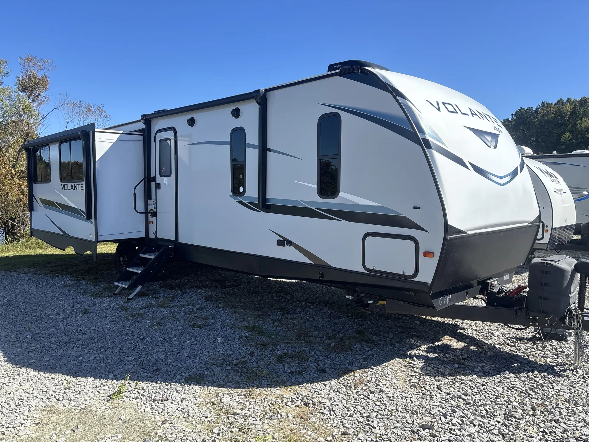 2021 CrossRoads Volante 34RE - Photo 2