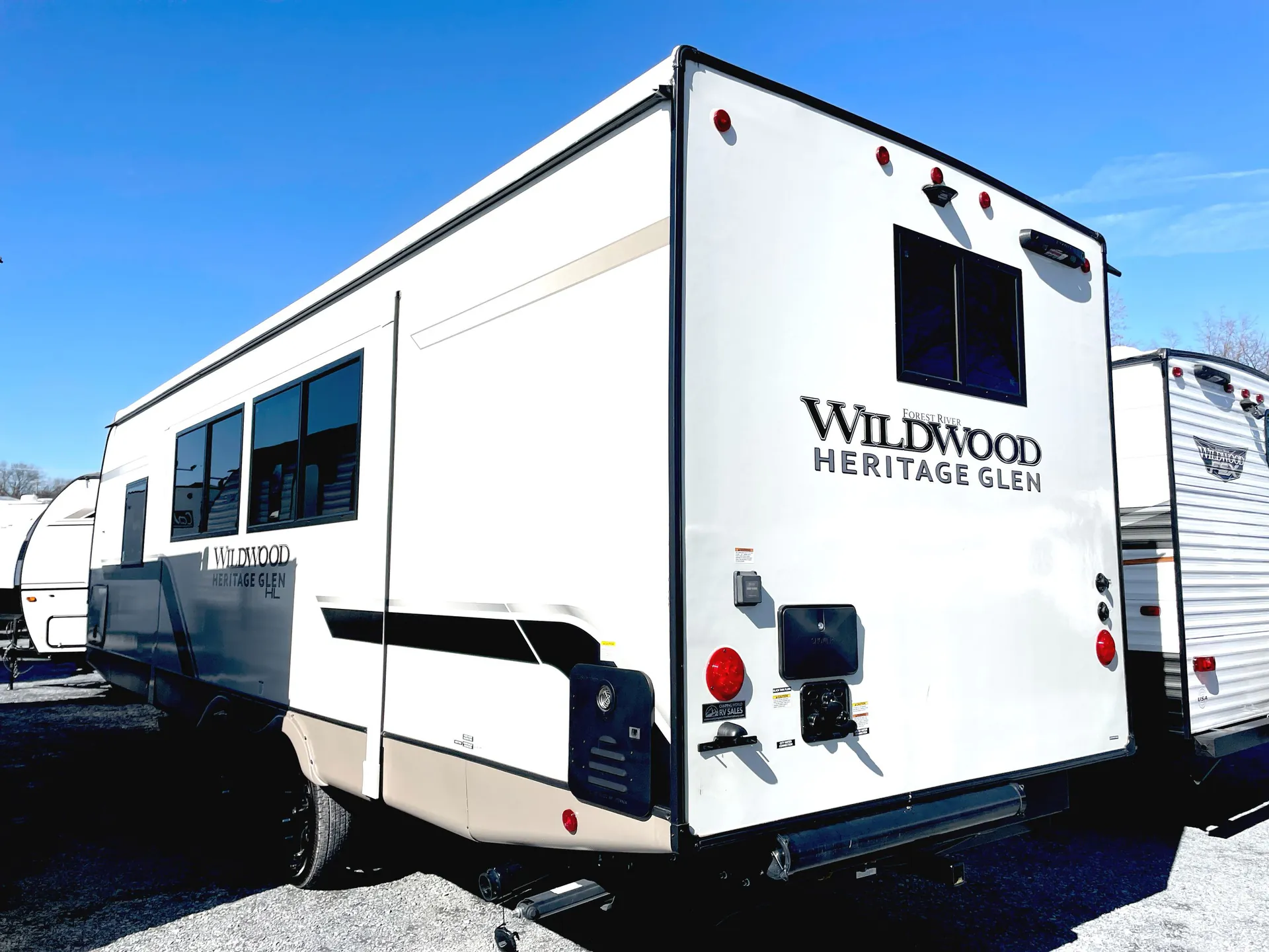 2024 Forest River Wildwood Heritage Glen Hyper-Lyte 25RBHL — campside