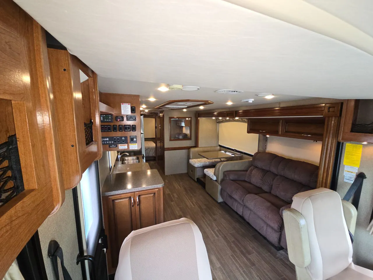 2018 Fleetwood Flair LXE 31W - Photo 3