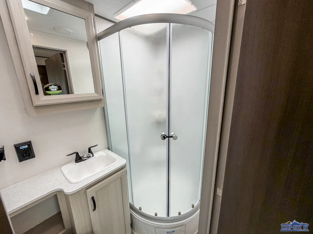 2027 Coachmen Catalina Legacy Edition 333DBDSCK, Photos photo 28