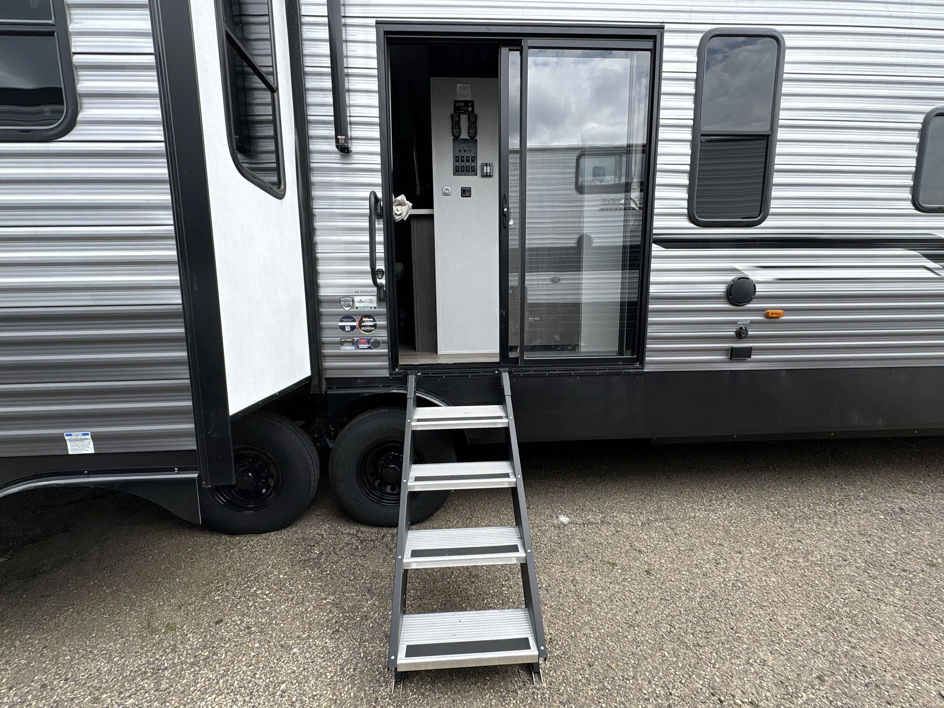 2026 Coachmen Catalina Destination 44CONDO - Photo 3