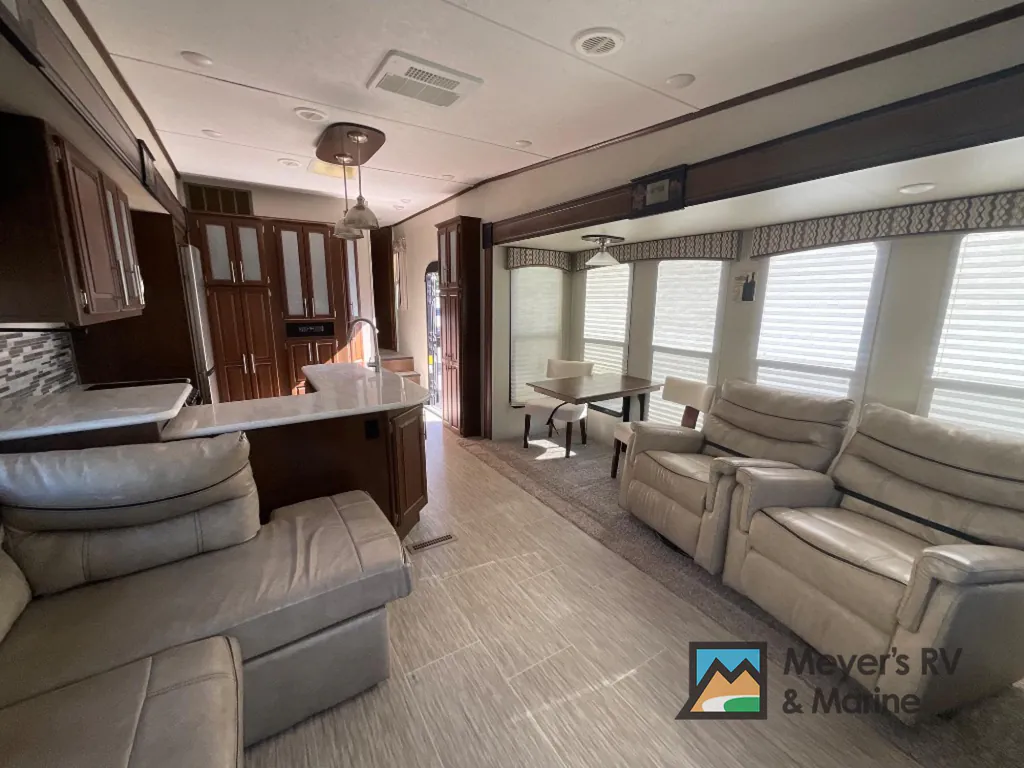 2018 Forest River Wildcat 34WB, Photos photo 17