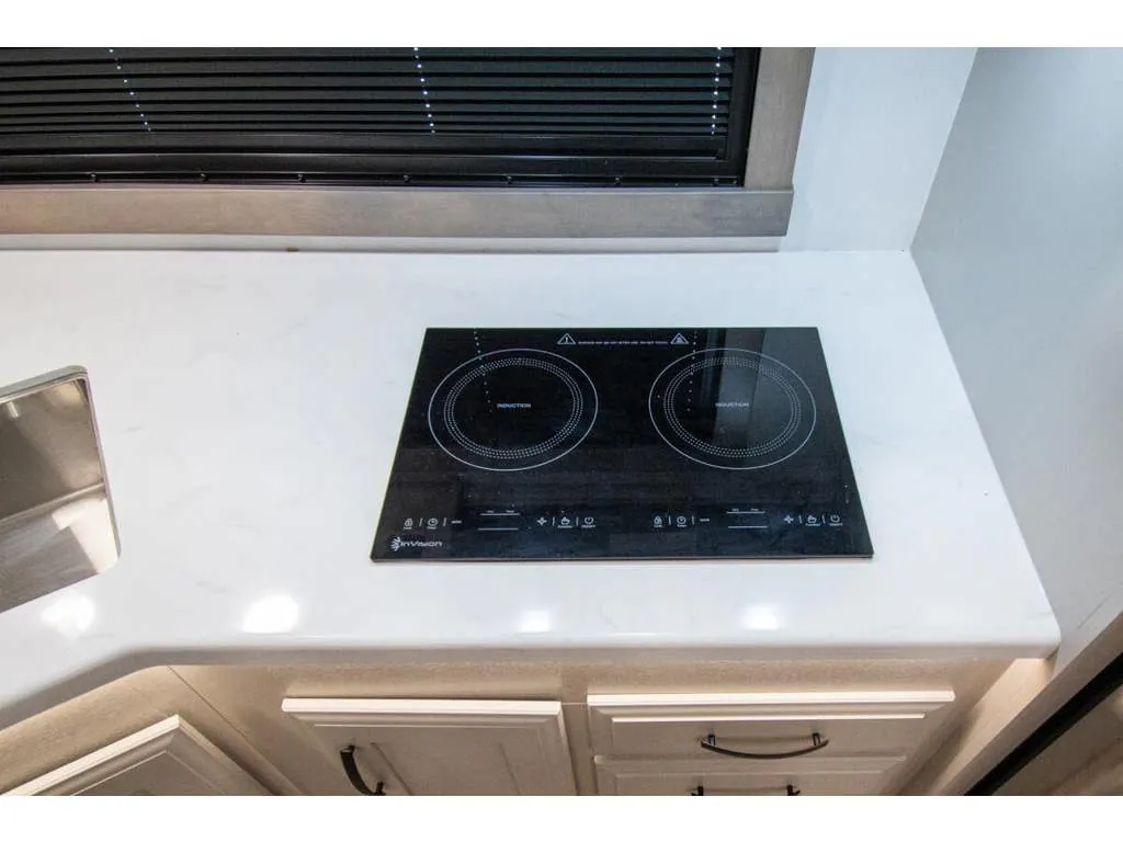 2027 Entegra Coach Emblem 36U, Photos photo 19