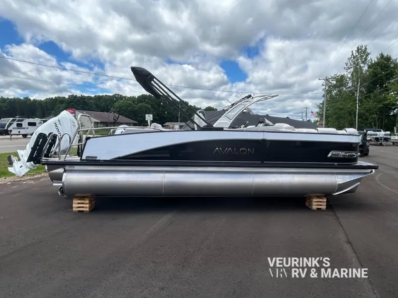 2026 Avalon Avalon 200hp - Photo 2