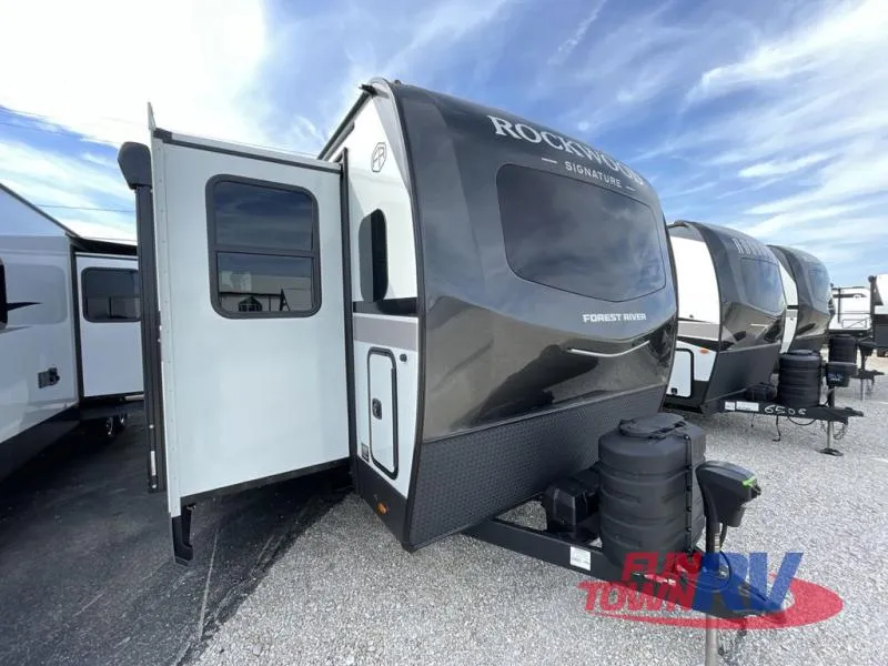 2026 Forest River Rockwood Signature 8339FK - Photo 2