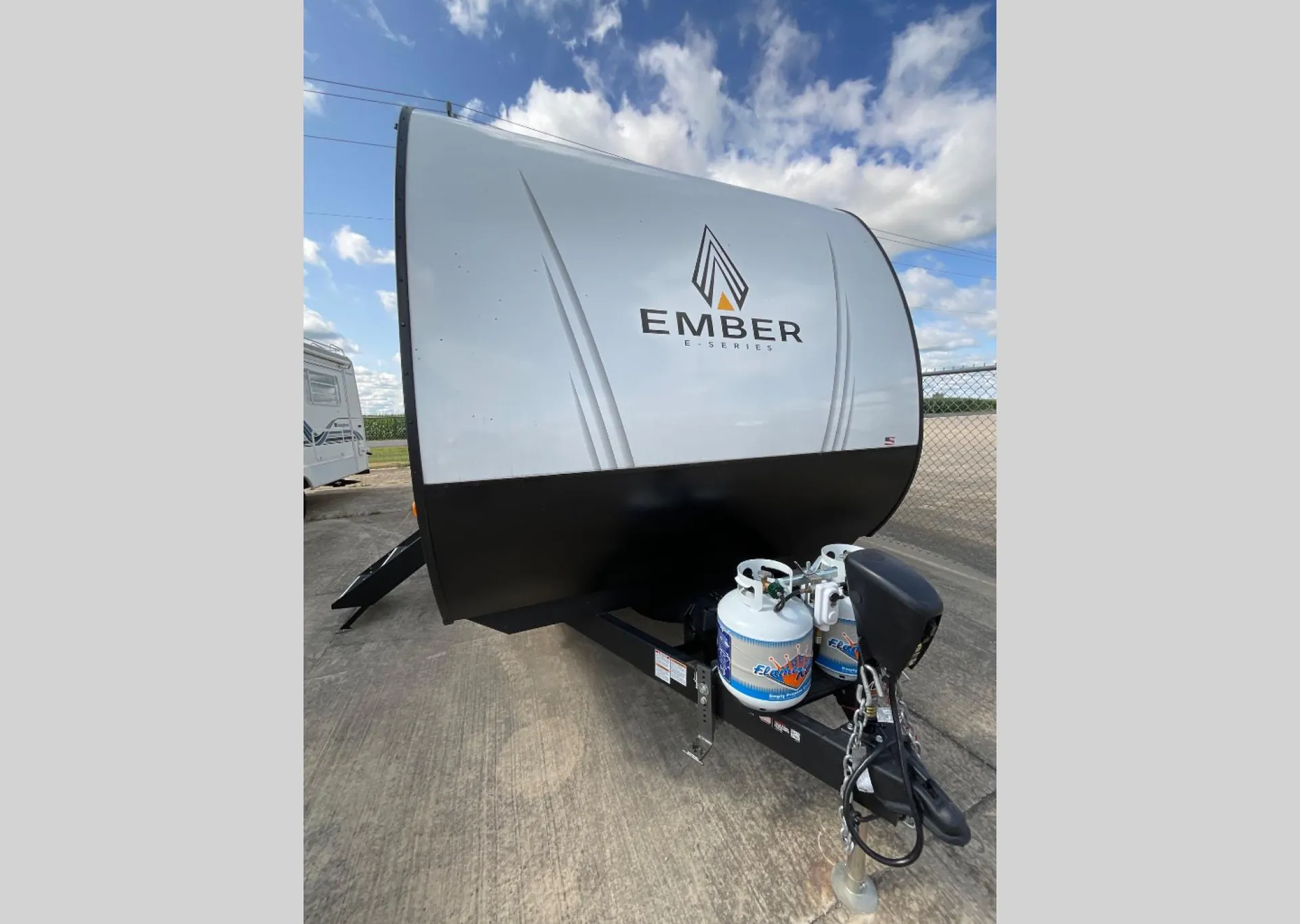 2026 Ember RV E-Series 25RUD - Photo 4